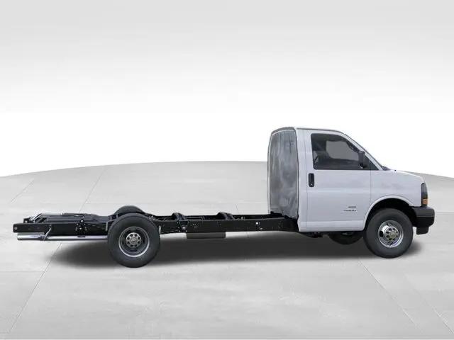 2025 Chevrolet Express Cutaway Work Van