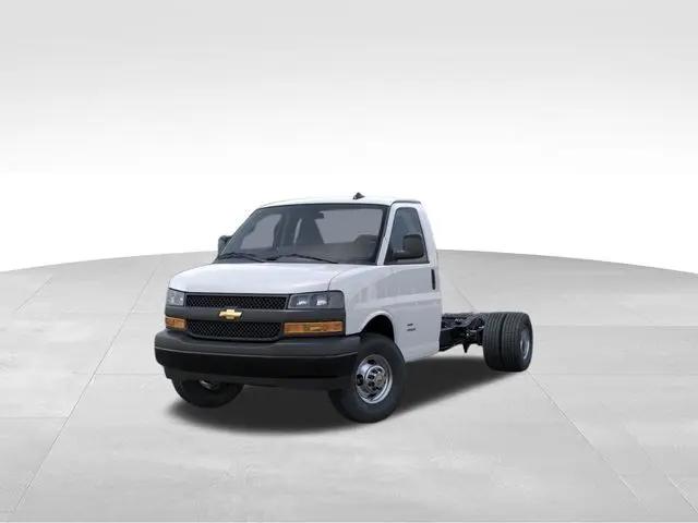 2025 Chevrolet Express Cutaway Work Van