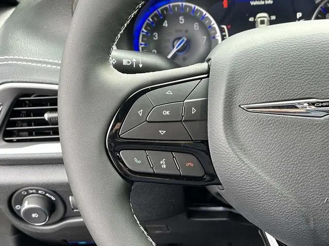 2026 Chrysler Pacifica Select AWD