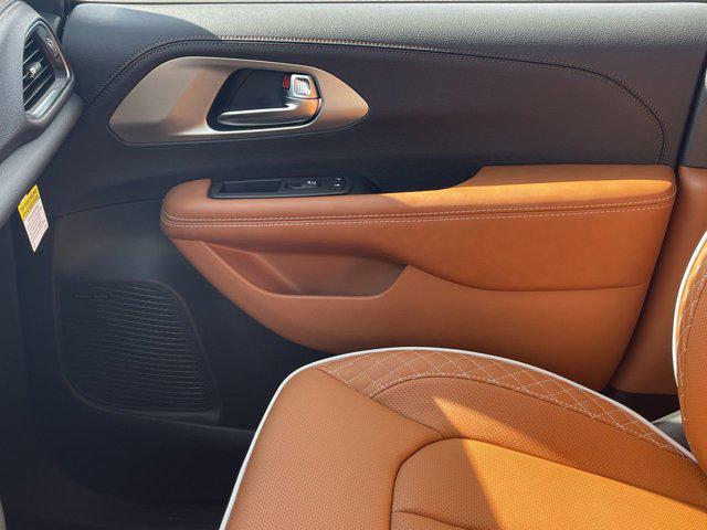 2026 Chrysler Pacifica Pinnacle AWD
