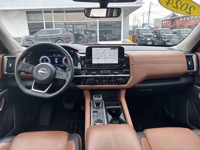 2024 Nissan Pathfinder Platinum 4WD