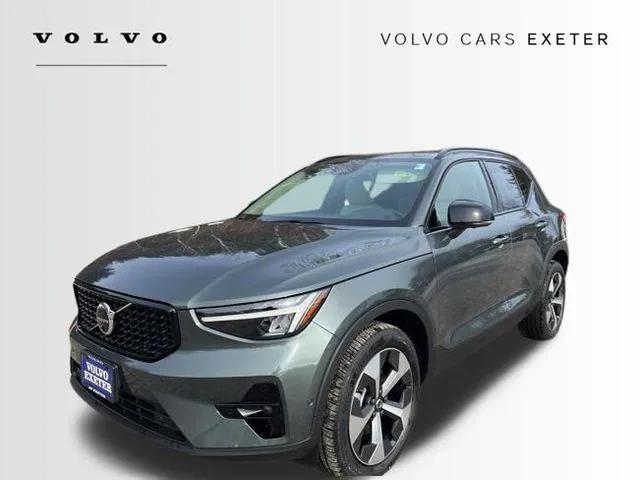 2026 Volvo XC40 Plus, B5 AWD Gas (mild hybrid), Dark