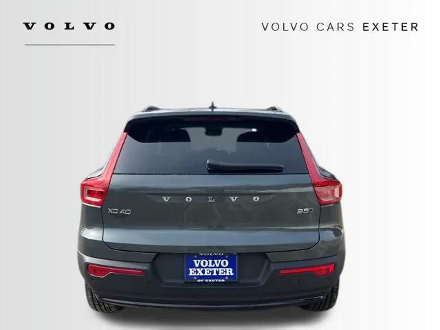2026 Volvo XC40 Plus, B5 AWD Gas (mild hybrid), Dark
