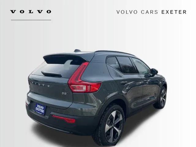 2026 Volvo XC40 Plus, B5 AWD Gas (mild hybrid), Dark