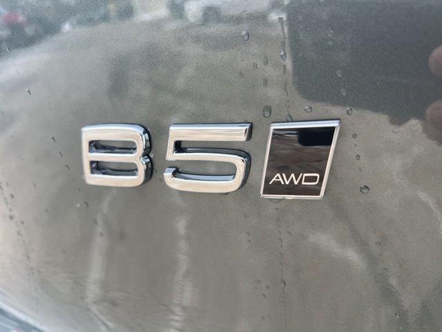 2026 Volvo XC40 Plus, B5 AWD Gas (mild hybrid), Dark