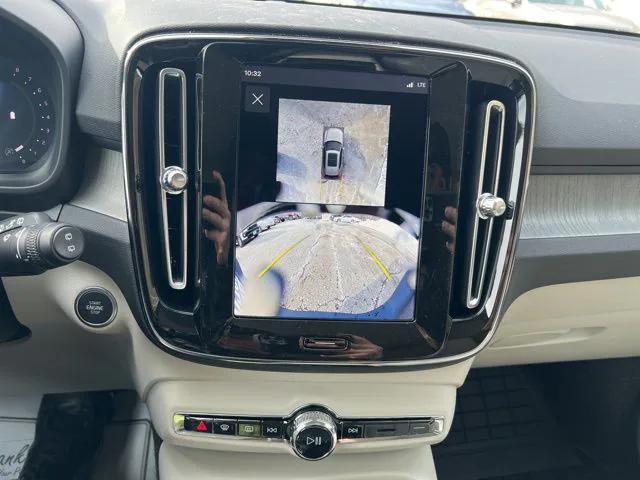 2026 Volvo XC40 Plus, B5 AWD Gas (mild hybrid), Dark