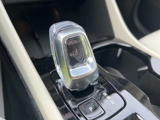 2026 Volvo XC40 Plus, B5 AWD Gas (mild hybrid), Dark