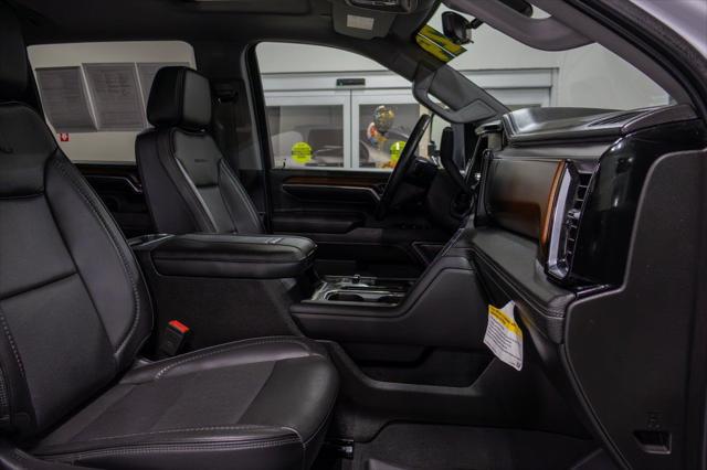 2024 GMC Sierra 3500HD 4WD Crew Cab Standard Bed Denali
