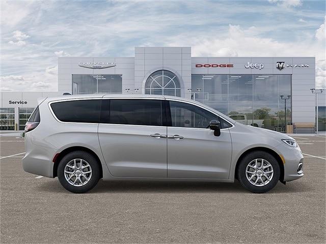 New 2026 Chrysler Pacifica Select For Sale in East Hanover, NJ