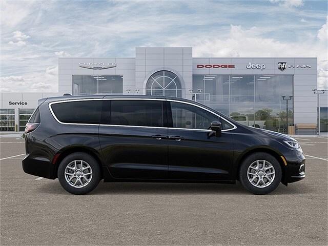 New 2026 Chrysler Pacifica Select For Sale in East Hanover, NJ