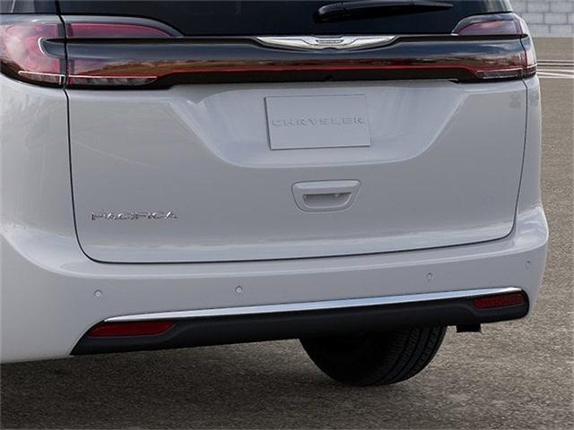 New 2026 Chrysler Pacifica Select For Sale in East Hanover, NJ