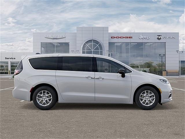 New 2026 Chrysler Pacifica Select For Sale in East Hanover, NJ