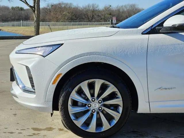 2026 Buick NV Avenir FWD