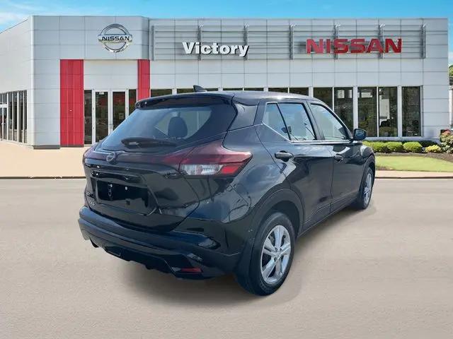 2025 Nissan Kicks S