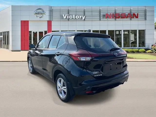 2025 Nissan Kicks S