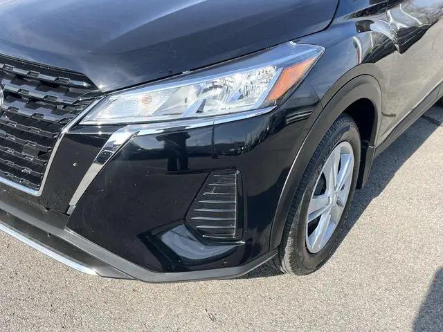 2025 Nissan Kicks S