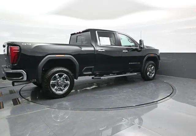2025 GMC Sierra 3500HD 4WD Crew Cab Standard Bed SLT