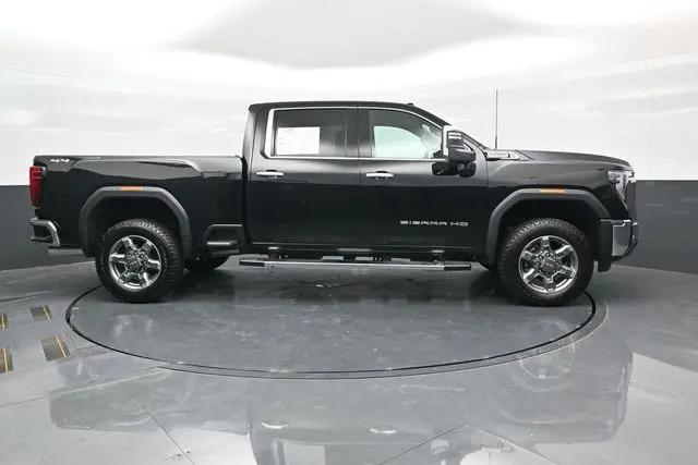 2025 GMC Sierra 3500HD 4WD Crew Cab Standard Bed SLT