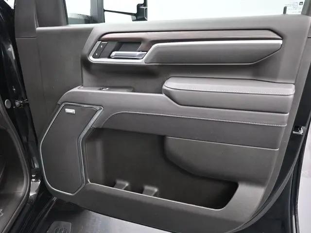 2025 GMC Sierra 3500HD 4WD Crew Cab Standard Bed SLT
