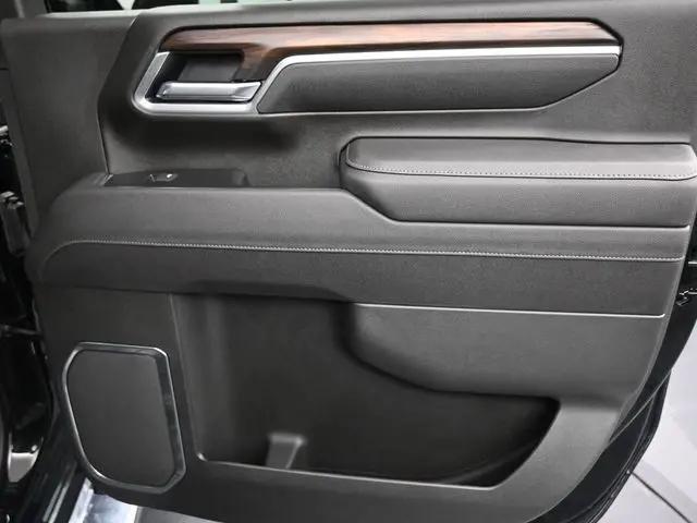 2025 GMC Sierra 3500HD 4WD Crew Cab Standard Bed SLT