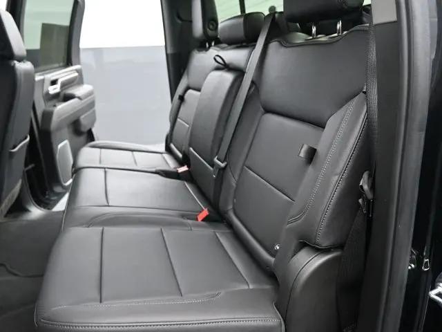 2025 GMC Sierra 3500HD 4WD Crew Cab Standard Bed SLT