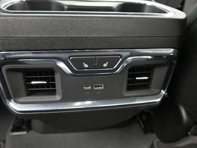 2025 GMC Sierra 3500HD 4WD Crew Cab Standard Bed SLT