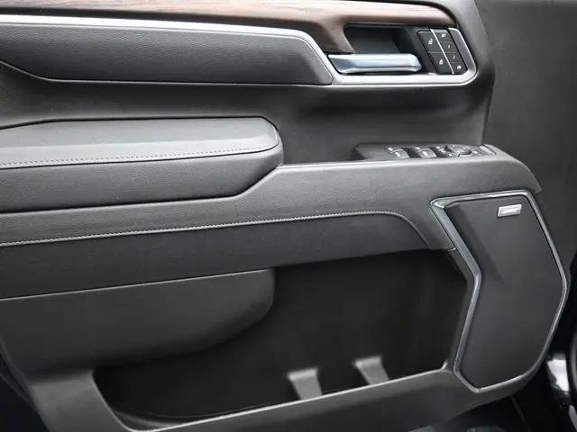 2025 GMC Sierra 3500HD 4WD Crew Cab Standard Bed SLT
