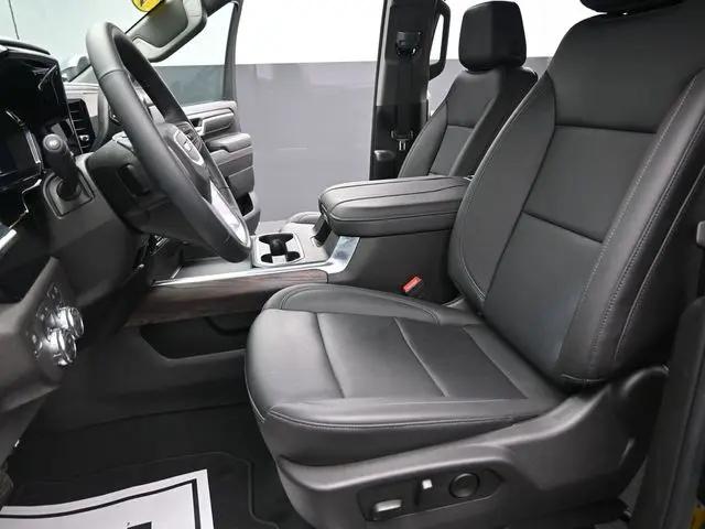 2025 GMC Sierra 3500HD 4WD Crew Cab Standard Bed SLT