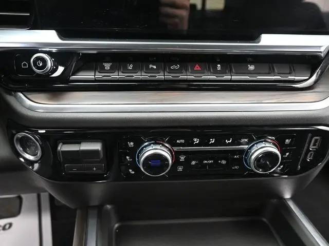 2025 GMC Sierra 3500HD 4WD Crew Cab Standard Bed SLT