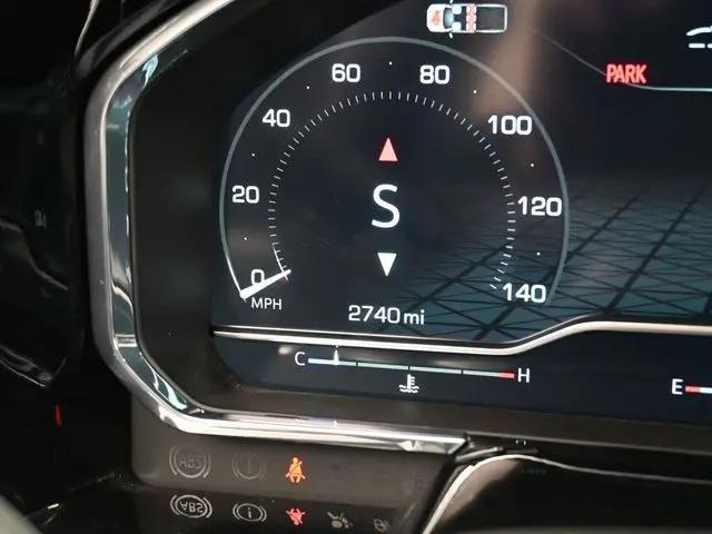 2025 GMC Sierra 3500HD 4WD Crew Cab Standard Bed SLT