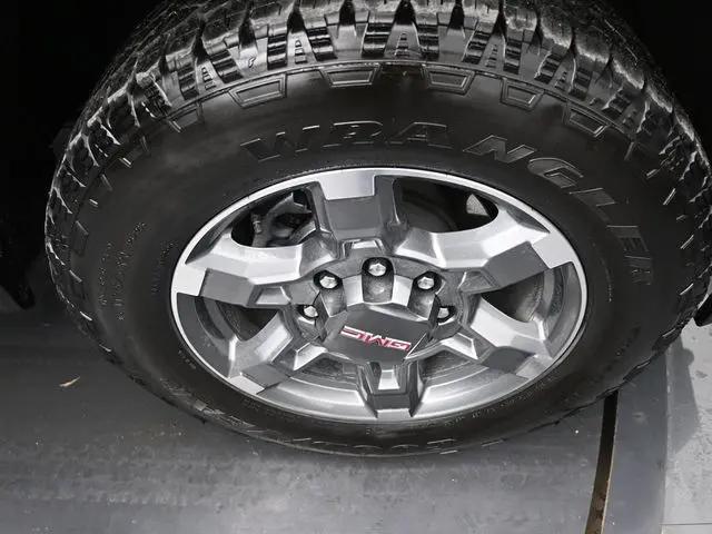 2025 GMC Sierra 3500HD 4WD Crew Cab Standard Bed SLT