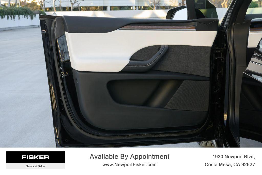 2022 Tesla Model X Long Range - Photo 11