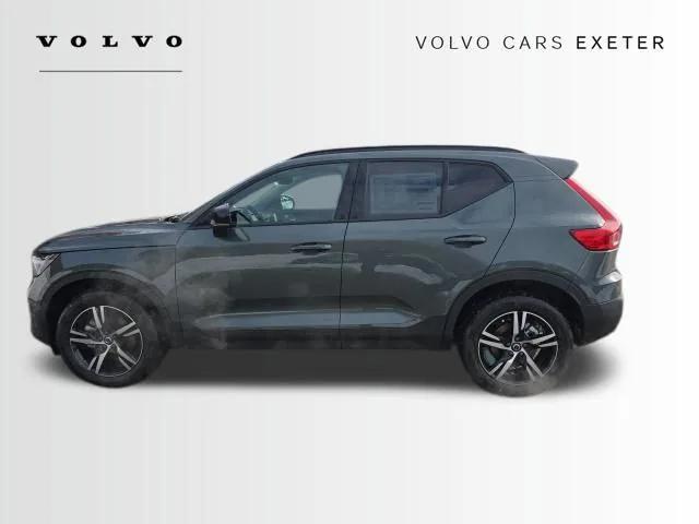 2026 Volvo XC40 Core, B5 AWD Gas (mild hybrid), Dark