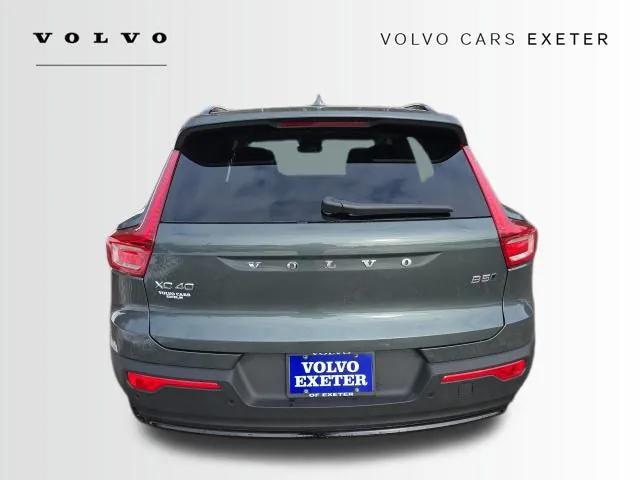 2026 Volvo XC40 Core, B5 AWD Gas (mild hybrid), Dark