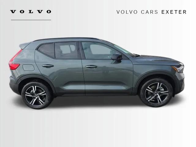 2026 Volvo XC40 Core, B5 AWD Gas (mild hybrid), Dark