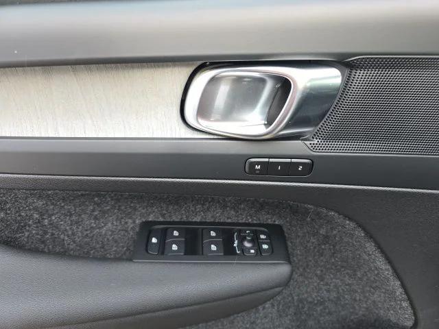 2026 Volvo XC40 Core, B5 AWD Gas (mild hybrid), Dark