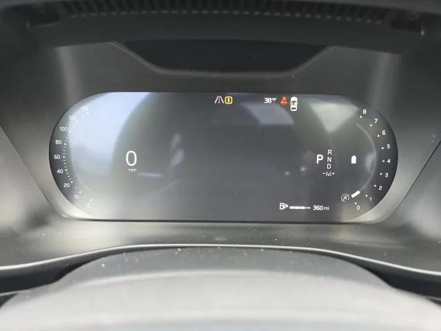 2026 Volvo XC40 Core, B5 AWD Gas (mild hybrid), Dark