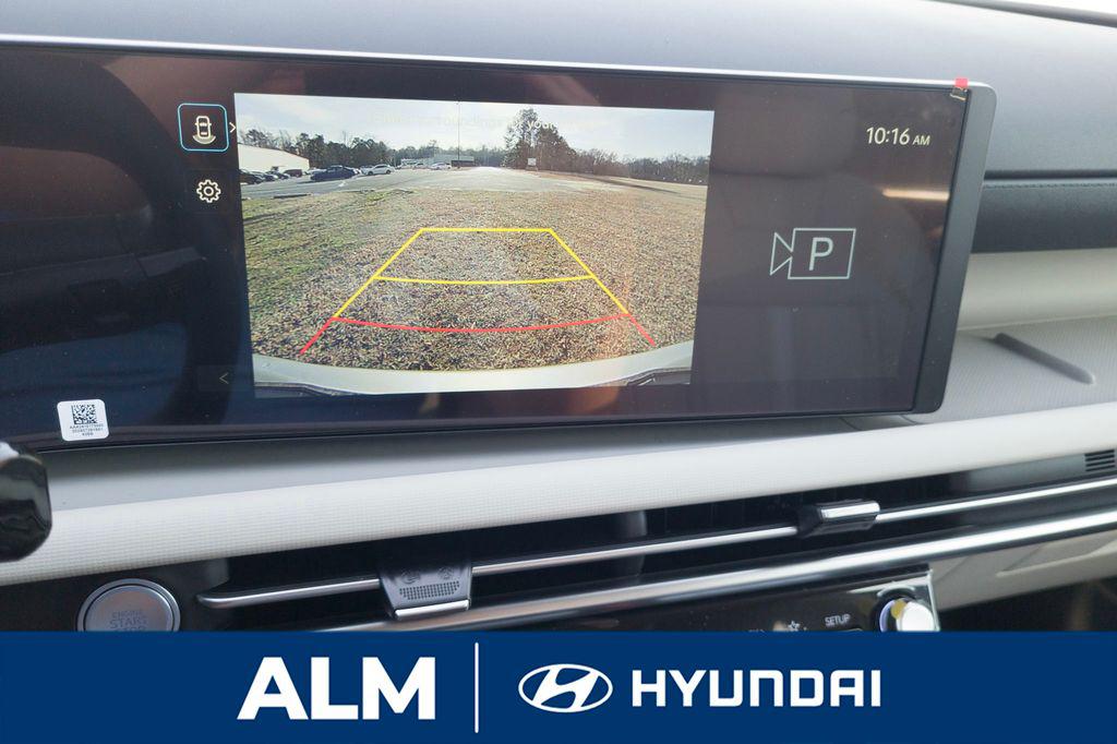 New 2026 Red HYUNDAI SEL FWD image 19