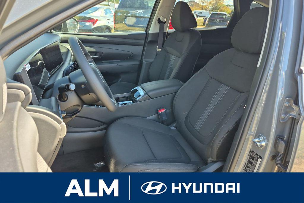 New 2026 White Pearl HYUNDAI SEL FWD image 15