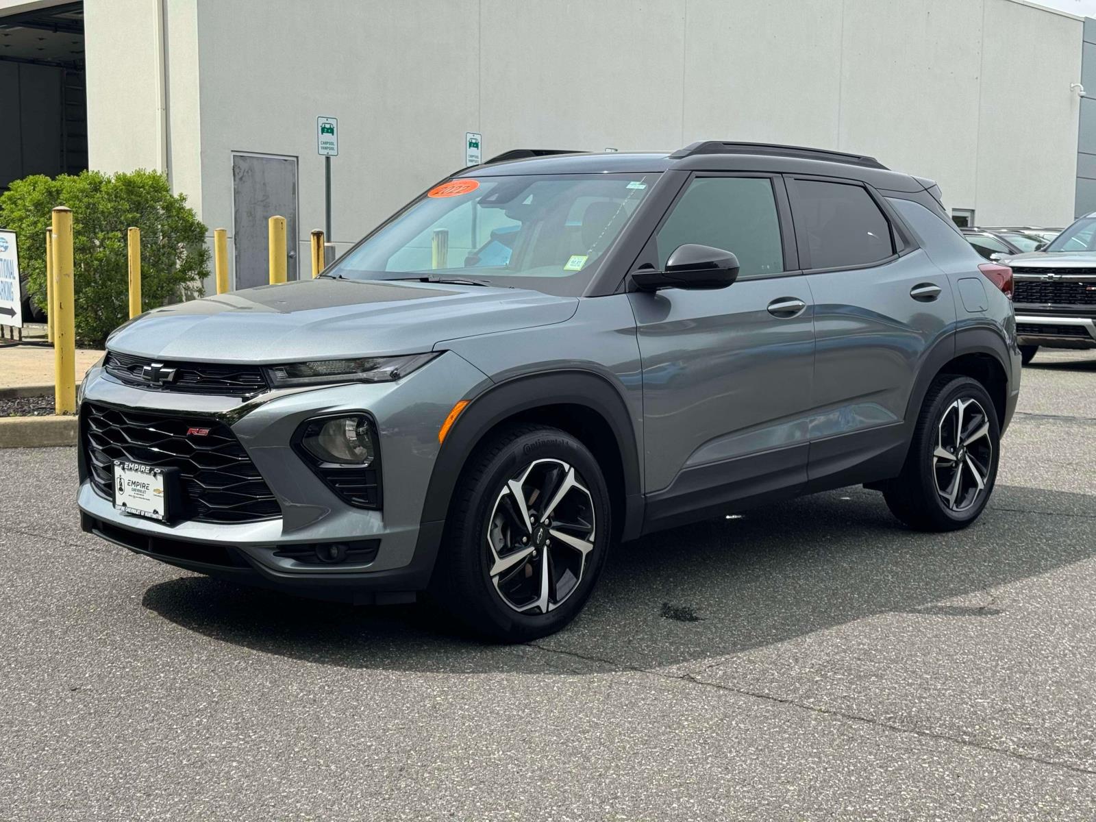 View vehicle photo 4