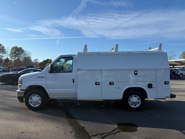 2026 Ford E-350 Cutaway Base