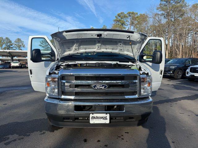 2026 Ford E-350 Cutaway Base