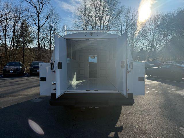 2026 Ford E-350 Cutaway Base