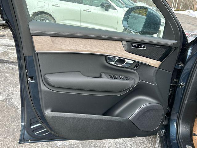 2026 Volvo XC90 Plus, B6 AWD Gas (mild hybrid), Gasoline, Bright, 7 Seats