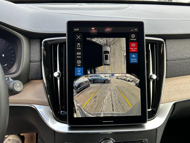 2026 Volvo XC90 Plus, B6 AWD Gas (mild hybrid), Gasoline, Bright, 7 Seats