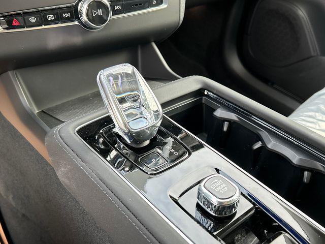 2026 Volvo XC90 Plus, B6 AWD Gas (mild hybrid), Gasoline, Bright, 7 Seats