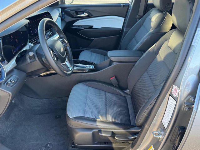 2025 Chevrolet Trax FWD LT