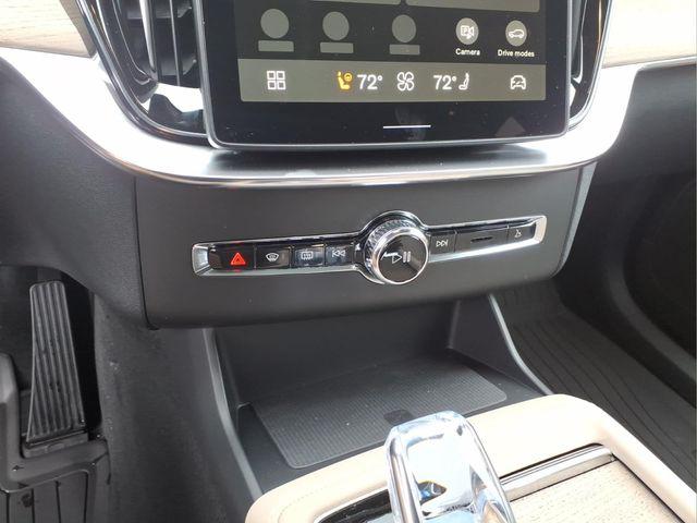 2026 Volvo XC90 Plus, B6 AWD Gas (mild hybrid), Gasoline, Bright, 7 Seats