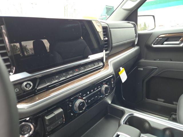2026 Chevrolet Silverado 1500 4WD Crew Cab Short Bed LT Trail Boss