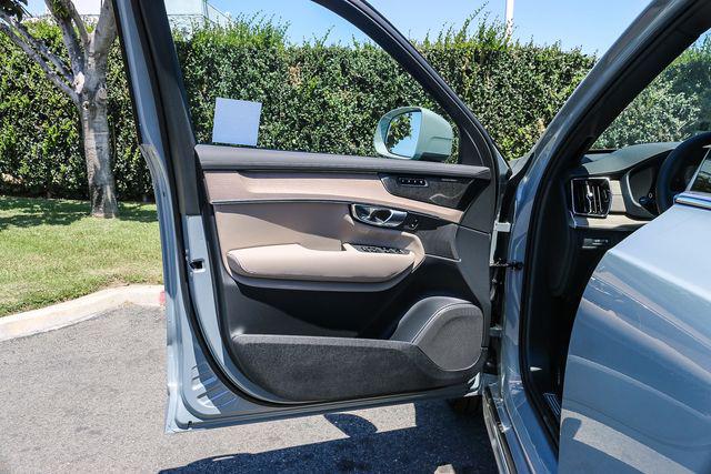 2026 Volvo XC90 Plug-In Hybrid Plus, T8 AWD, Electric/Gasoline, Bright, 7 Seats